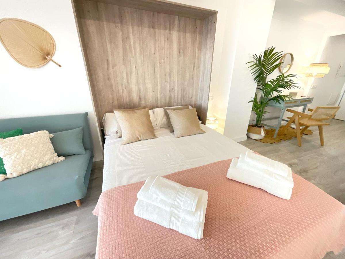 Cs6 Kaleria Suites Almeria Exterior photo
